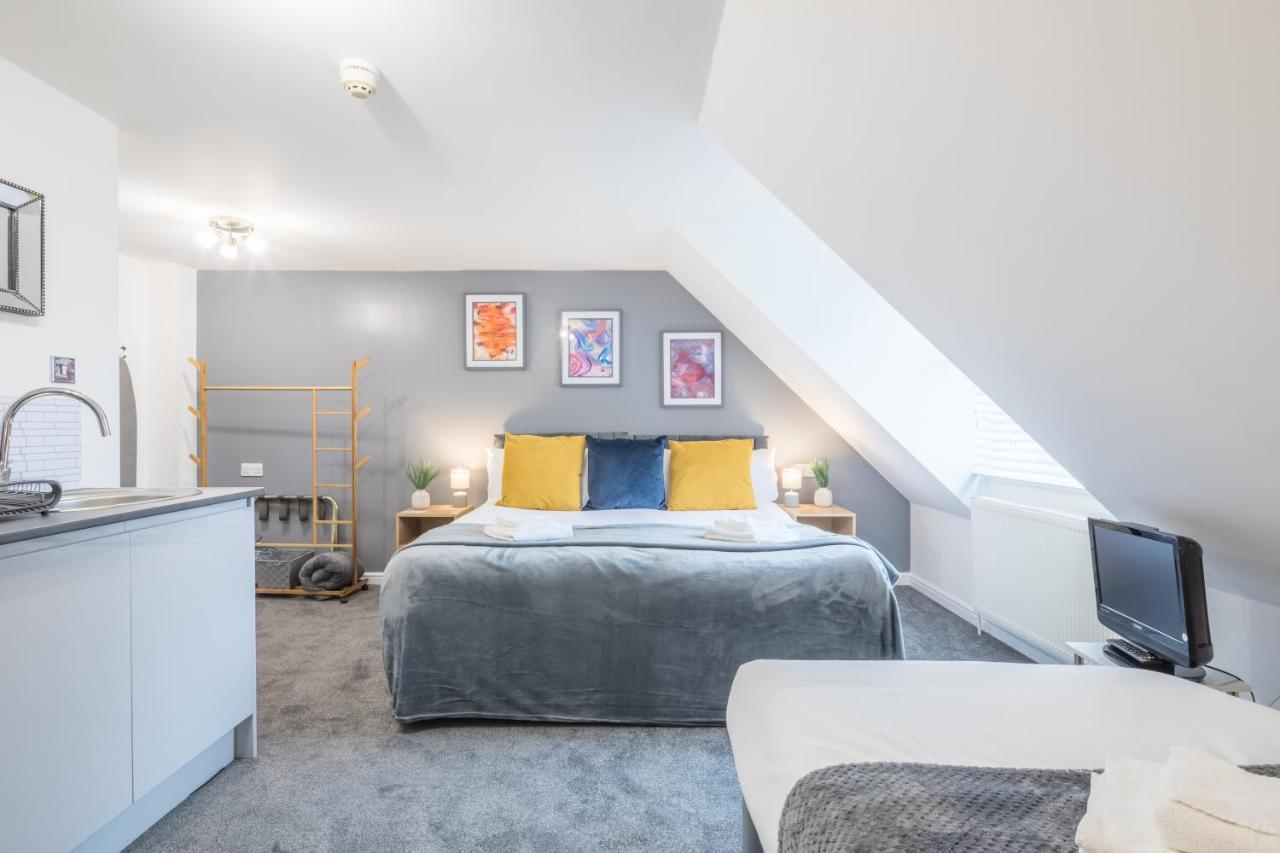Private 8 With Kitchenette By Cb No Minimum Apartment